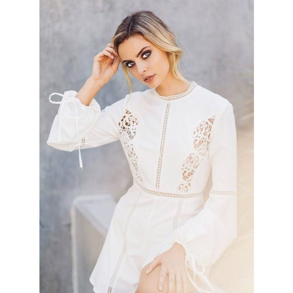 White Lace Sleeve Tie Romper - Picture 2 of 4